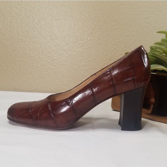 Joan & David Brown Pumps Size 6.5 Embossed Leather Round Toe Block Heel Padded - Picture 2 of 12